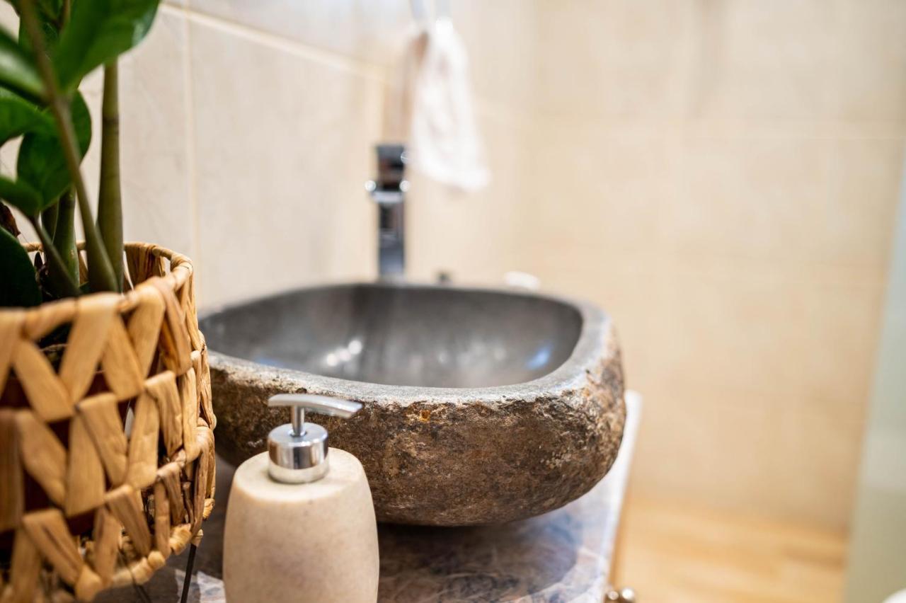 Kosnian City Suites B Kültér fotó