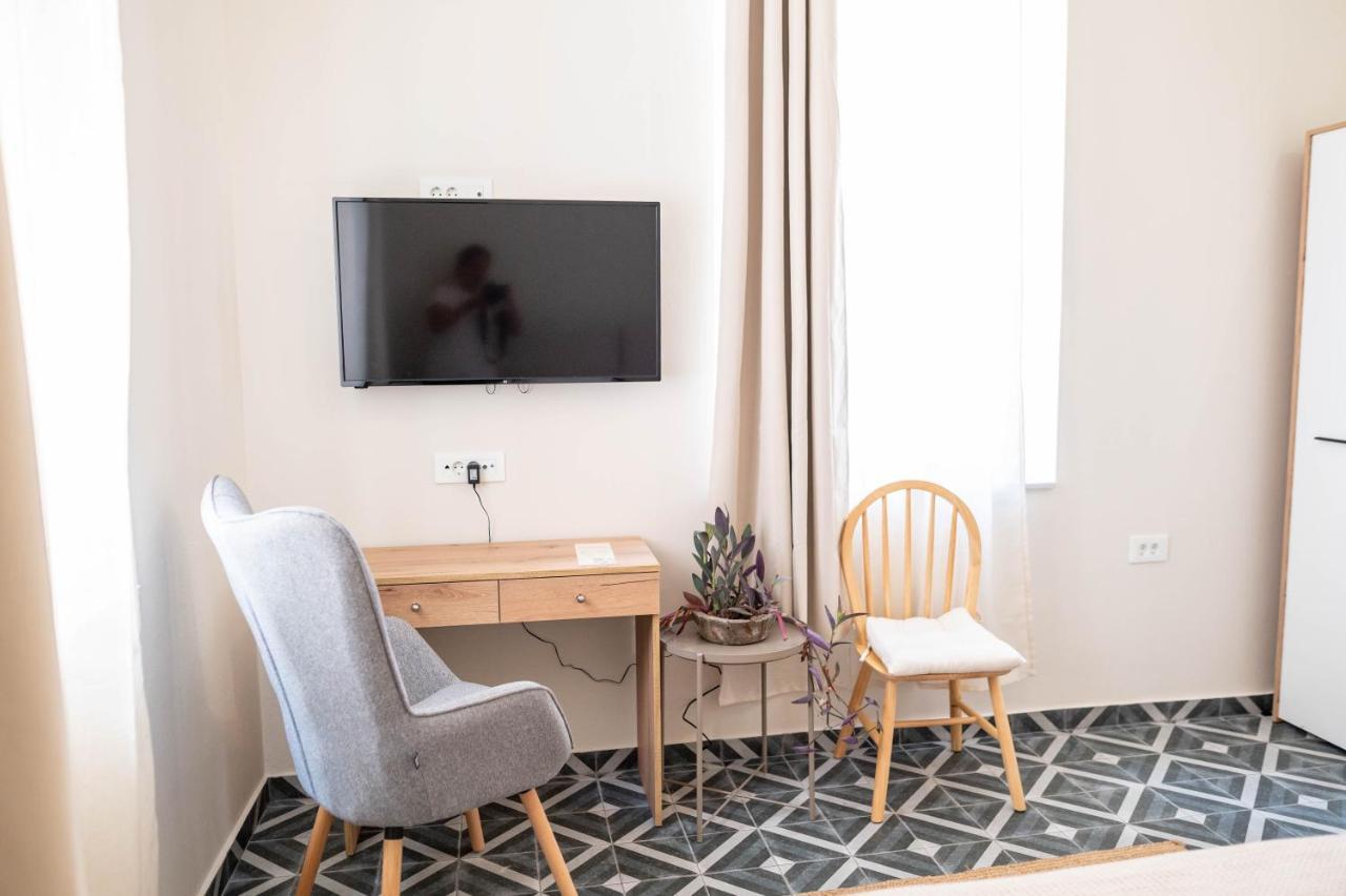 Kosnian City Suites B Kültér fotó