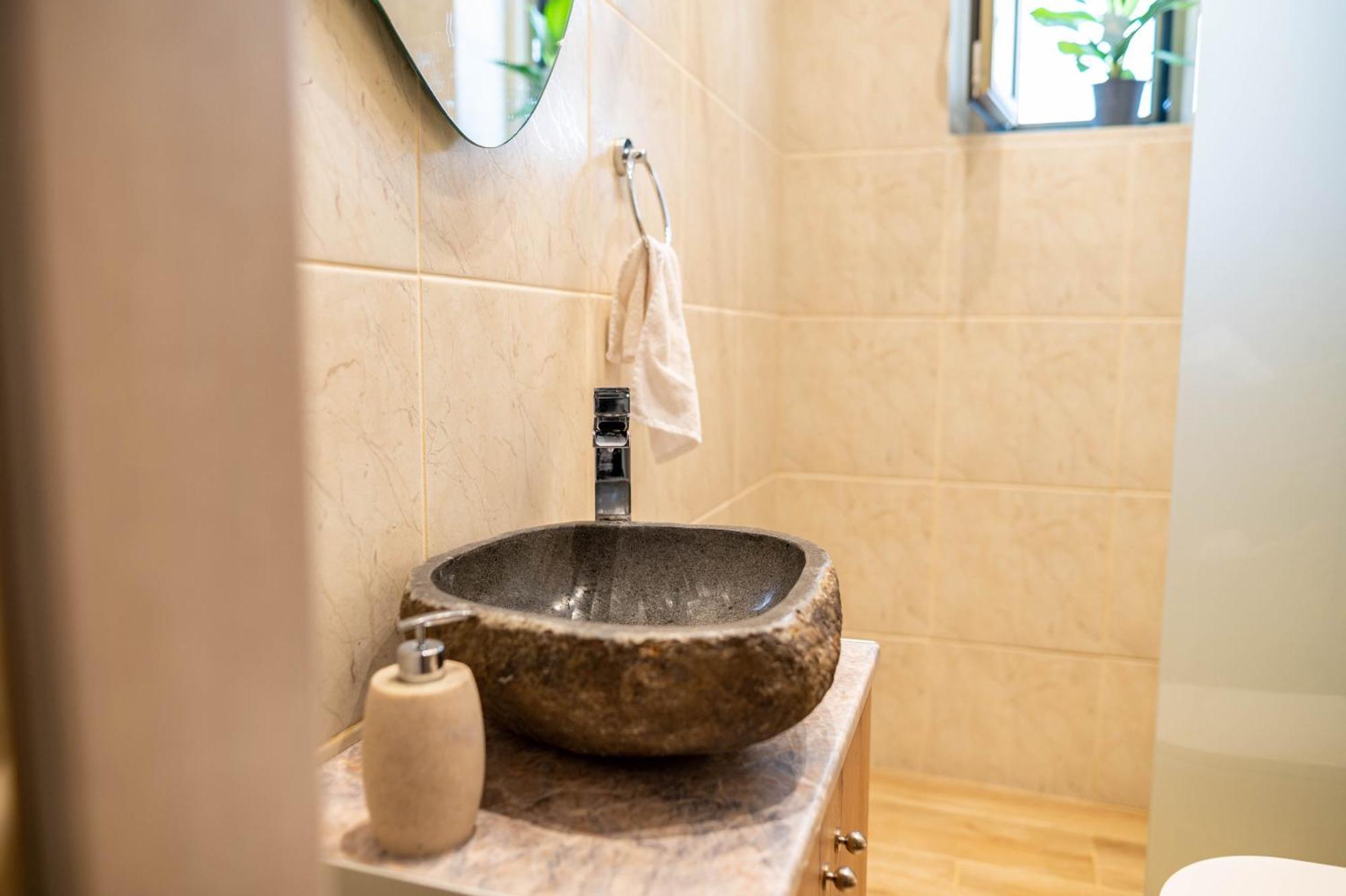 Kosnian City Suites B Kültér fotó